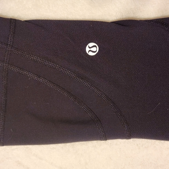 LULULEMON crop black leggings. Missing size tag but perfect condition - Picture 4 of 13